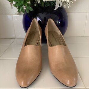 Adrienne Vittadini Tan Leather Pumps